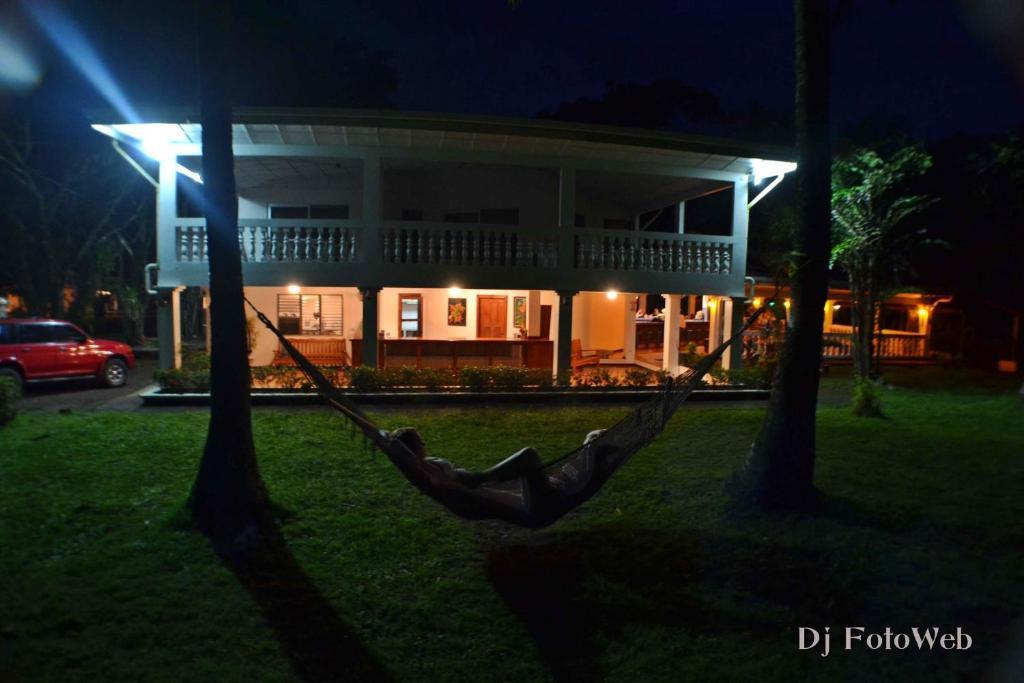 Hotel La Isla Parrita Kültér fotó