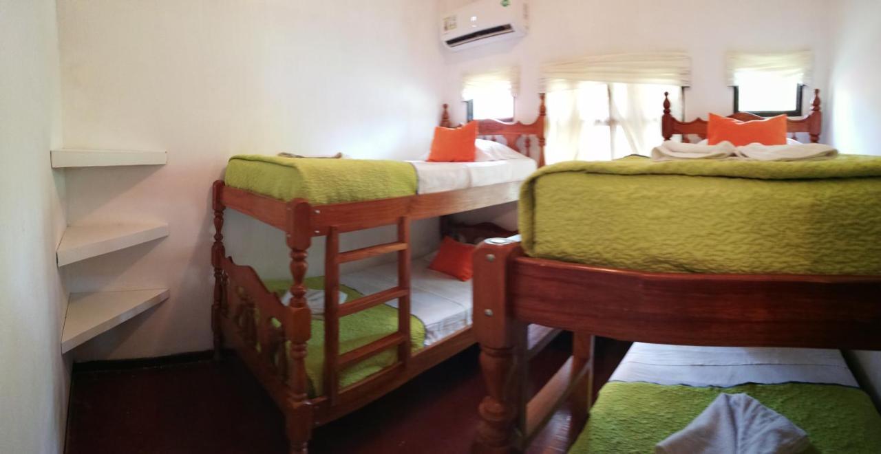 Hotel La Isla Parrita Kültér fotó