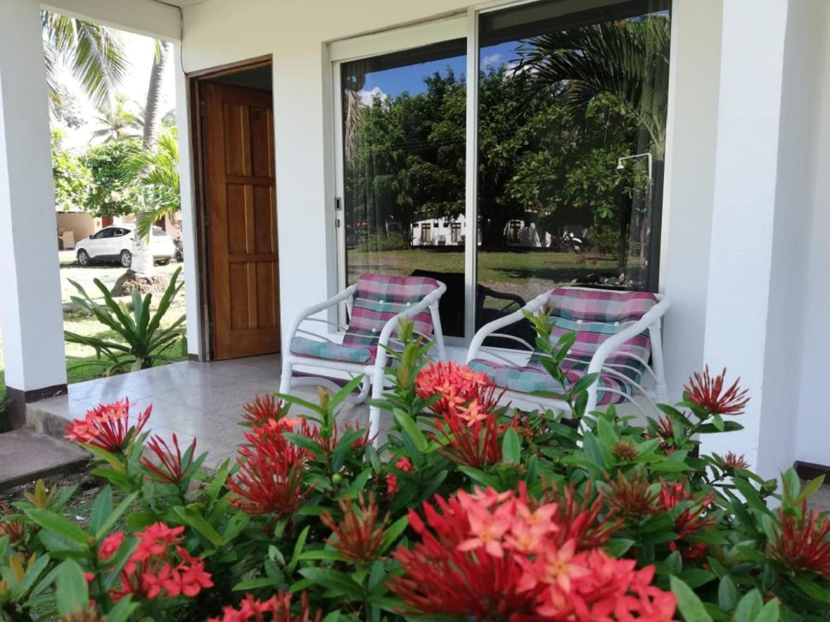 Hotel La Isla Parrita Kültér fotó