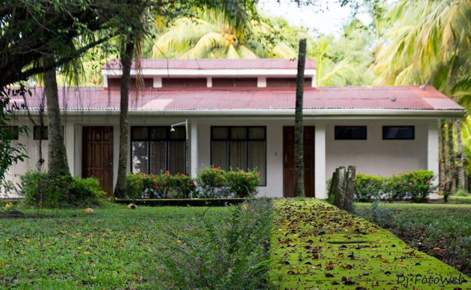 Hotel La Isla Parrita Kültér fotó